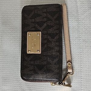 Michael Kors Wristlet Wallet